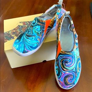 UIN Starry Night Art Painted Canvas Shoes